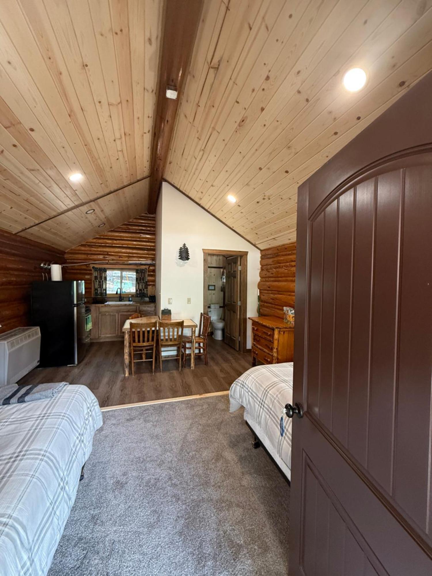 Silver Gate Lodging Cooke City Ngoại thất bức ảnh