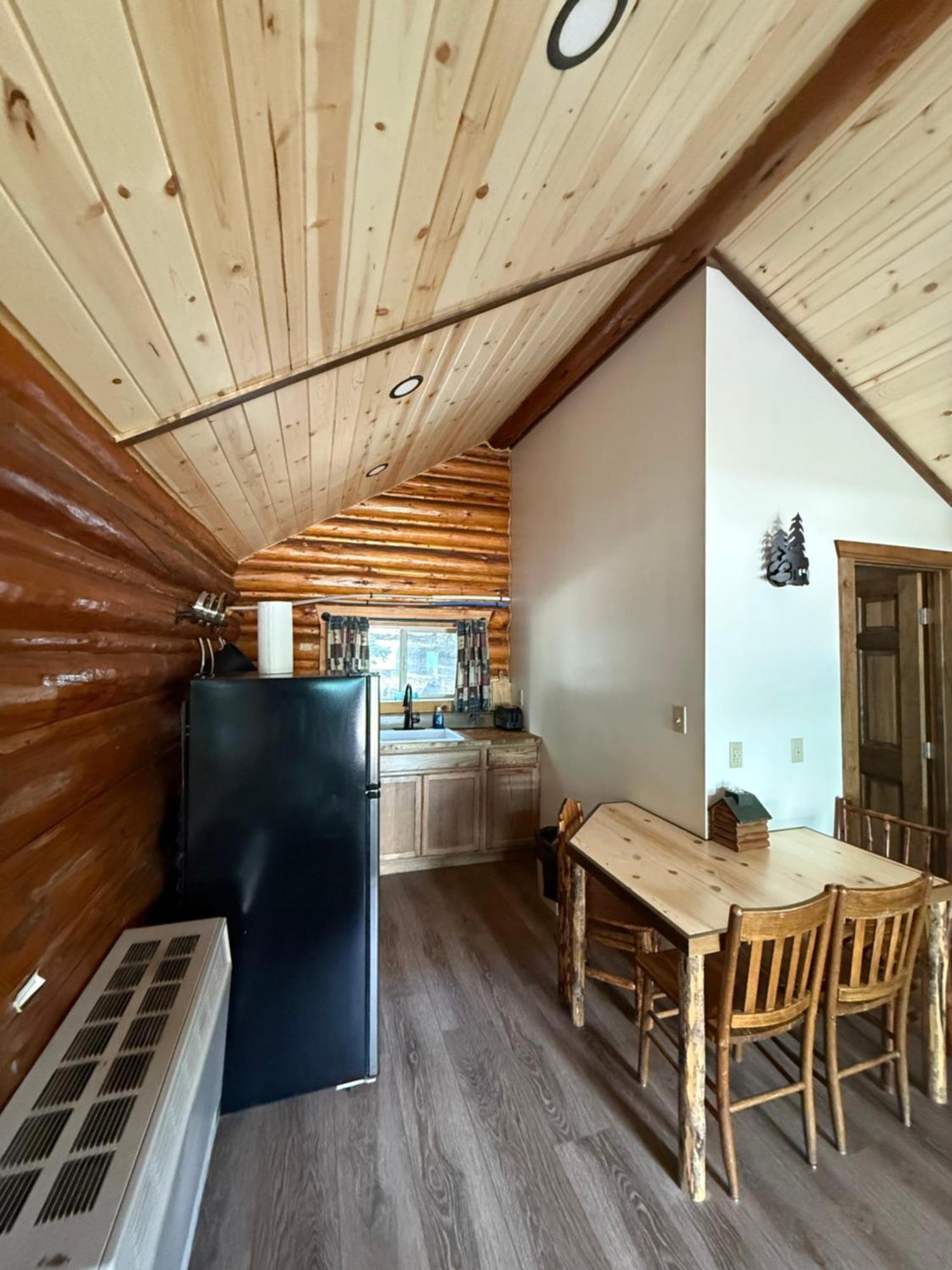 Silver Gate Lodging Cooke City Ngoại thất bức ảnh
